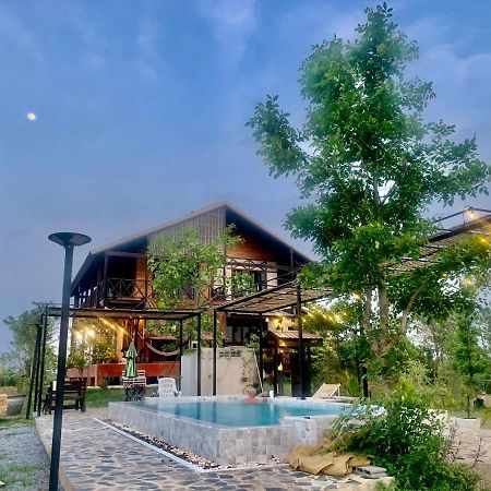 Rang Robin Farmstay With Swimming Pool Ban Wang Muang Екстериор снимка